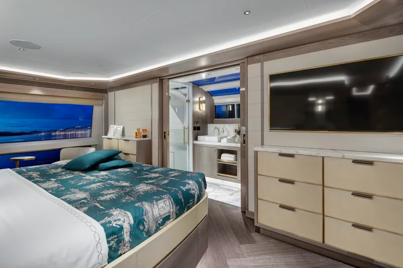 Slide: The Image of Sirena 88 On Deck Master - 3209879