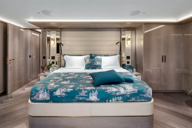 Slide: The Image of Sirena 88 On Deck Master - 3209886