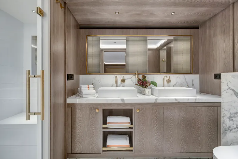 Slide: The Image of Sirena 88 VIP Head - 3209924