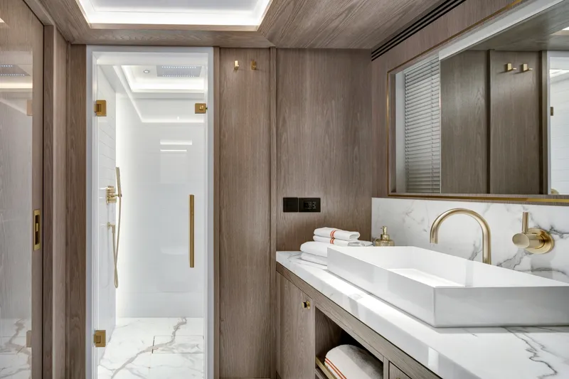 Slide: The Image of Sirena 88 VIP Head - 3209930