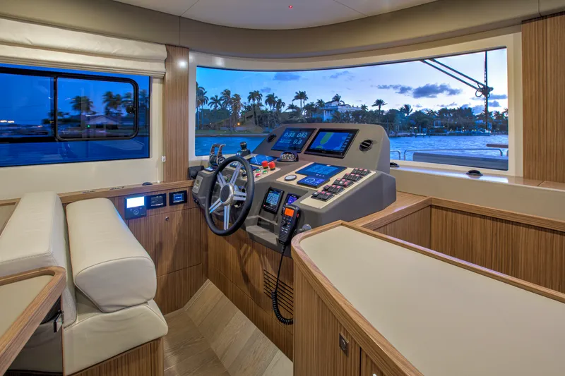 Slide: The Image of Sirena 58 Coupe Helm - 3322482