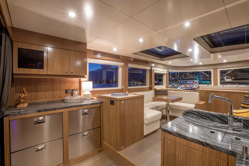 Slide: The Image of Sirena 58 Coupe Galley - 3322551