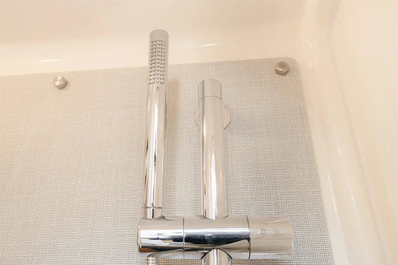 Slide: The Image of Boston Whaler 350 Realm 2025 - 13