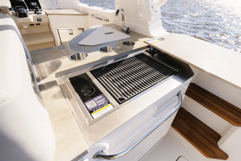 Slide: The Image of Boston Whaler 350 Realm 2025 - 14