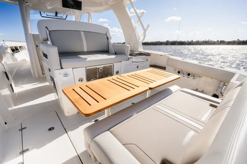 Slide: The Image of Boston Whaler 350 Realm 2025 - 15