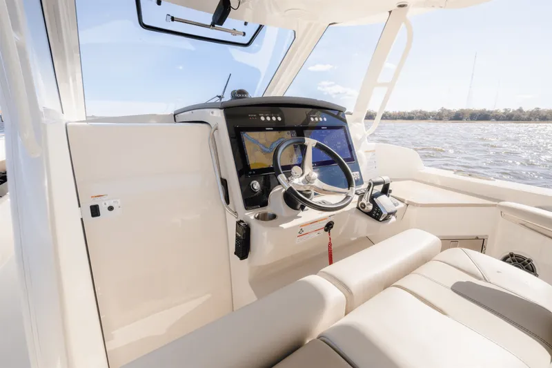 Slide: The Image of Boston Whaler 350 Realm 2025 - 19