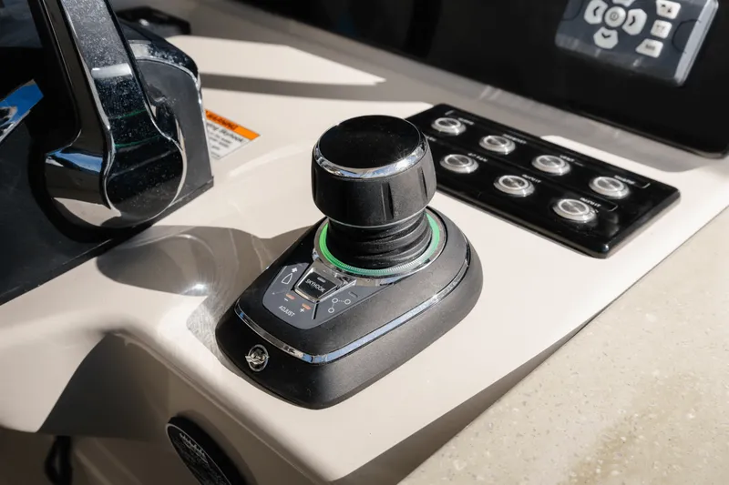 Slide: The Image of Boston Whaler 350 Realm 2025 - 23