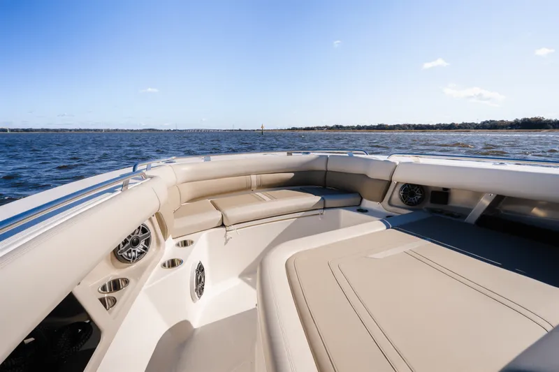 Slide: The Image of Boston Whaler 350 Realm 2025 - 31