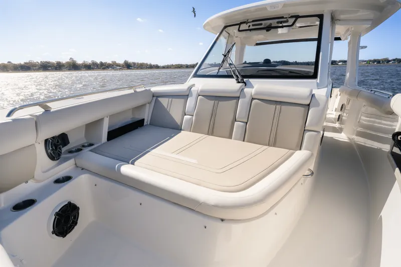 Slide: The Image of Boston Whaler 350 Realm 2025 - 32