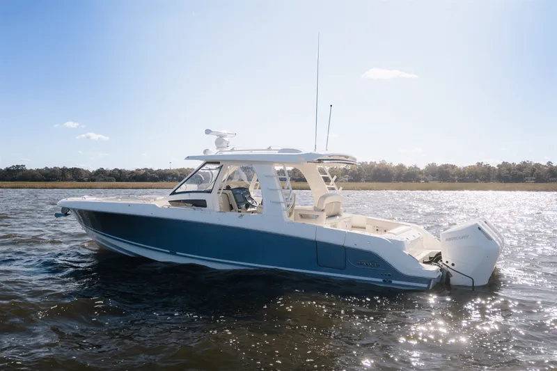 Slide: The Image of Boston Whaler 350 Realm 2025 - 33