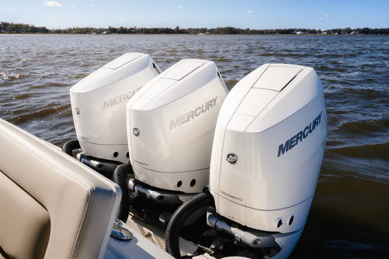 Slide: The Image of Boston Whaler 350 Realm 2025 - 6