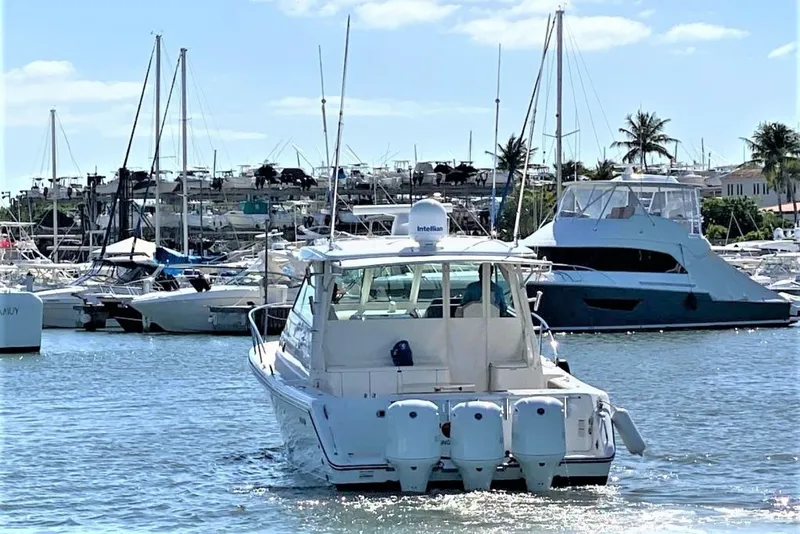 Slide: The Image of Pursuit OS 385 Offshore 2018 - 3218510