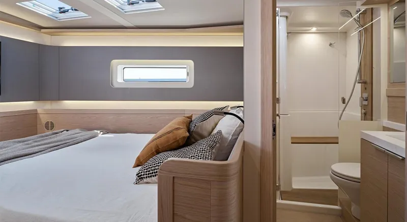 Slide: The Image of New Beneteau Oceanis Yacht 60 Master Cabin - 3407449