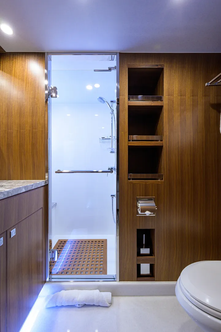 Slide: The Image of Guest Head - Starboard - 3222031
