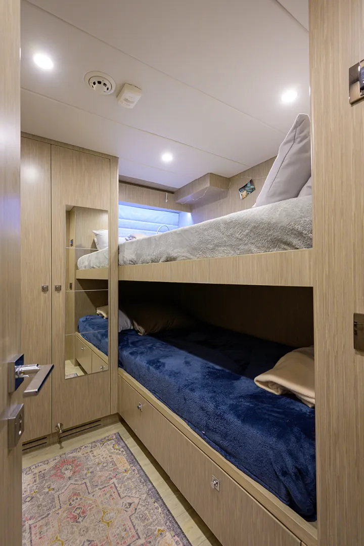 Slide: The Image of Crew Cabin - 3221988