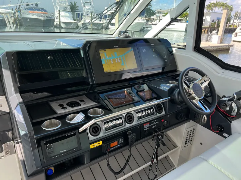 Slide: The Image of Formula 380 Super Sport Crossover OB 2021 - 3225110