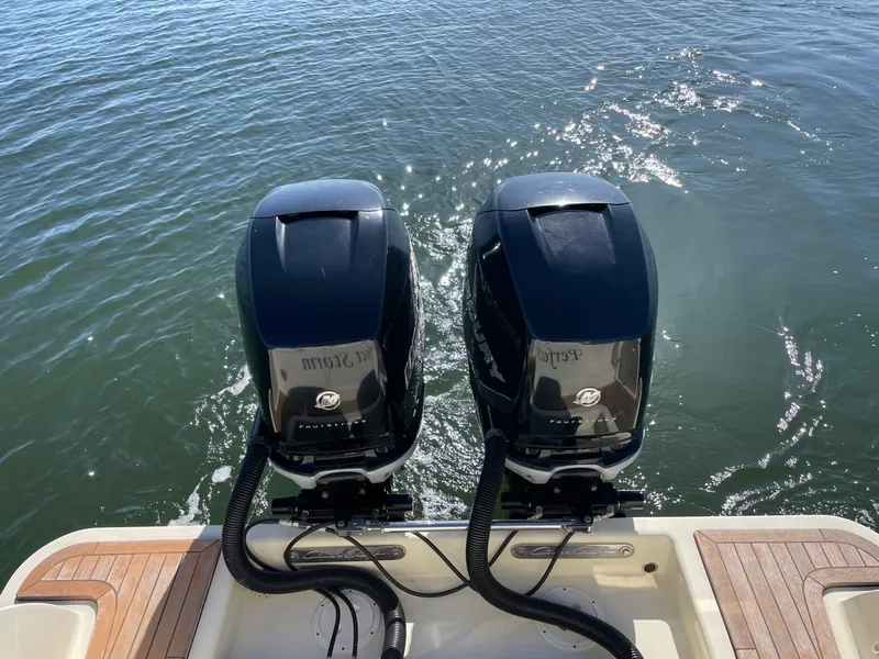 Slide: The Image of 2018 Chris-Craft 30 Calypso - Perfect Storm - Twin Mercury Verados - 3235717