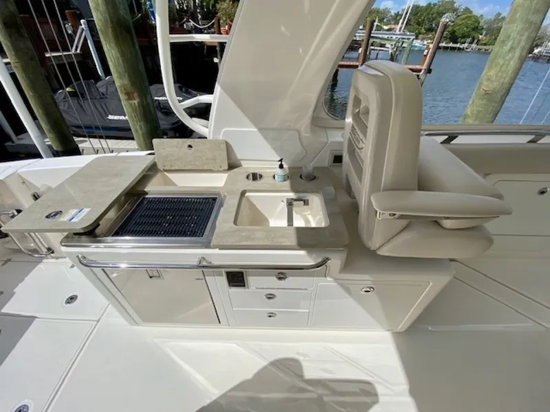 Slide: The Image of Boston Whaler 380 Realm 2020 - 3238918