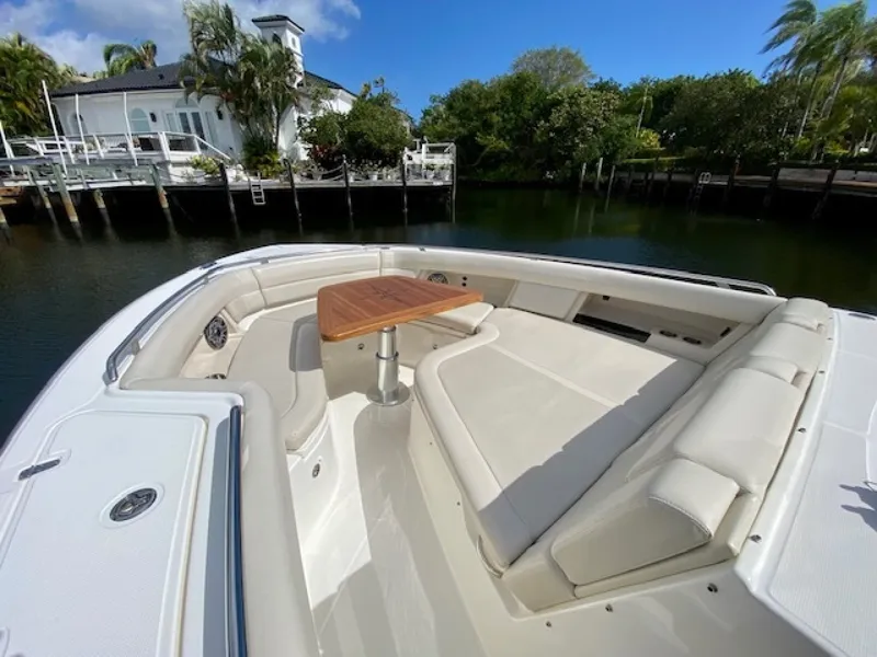 Slide: The Image of Boston Whaler 380 Realm 2020 - 3238907