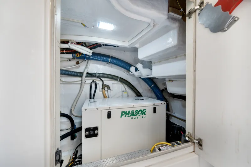 Slide: The Image of Marquis 65 Pilothouse 2006 - 3272179