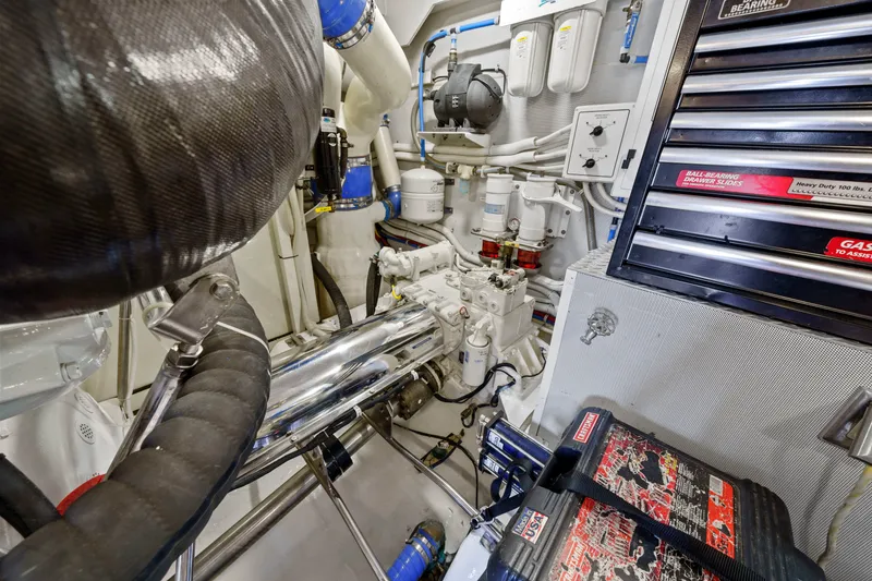 Slide: The Image of Marquis 65 Pilothouse 2006 - 3272182