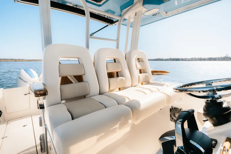 Slide: The Image of Boston Whaler 360 Outrage 2025 - 14