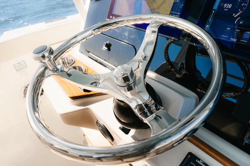 Slide: The Image of Boston Whaler 360 Outrage 2025 - 16