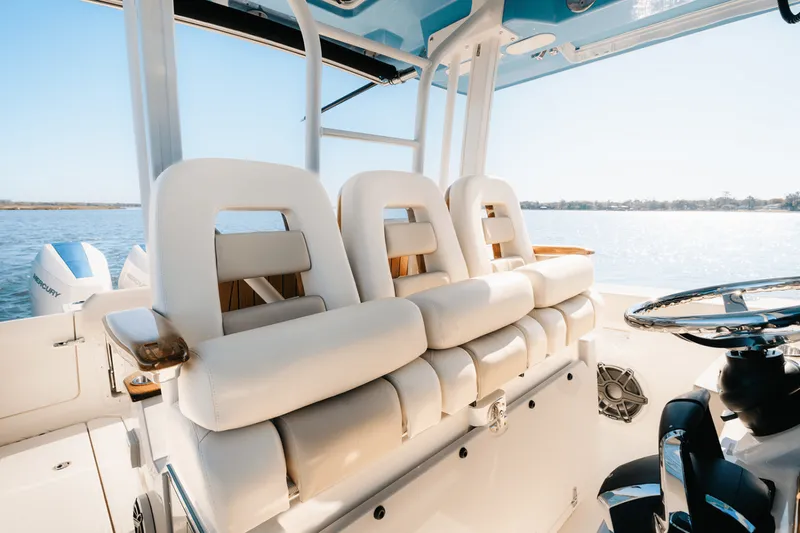 Slide: The Image of Boston Whaler 360 Outrage 2025 - 13