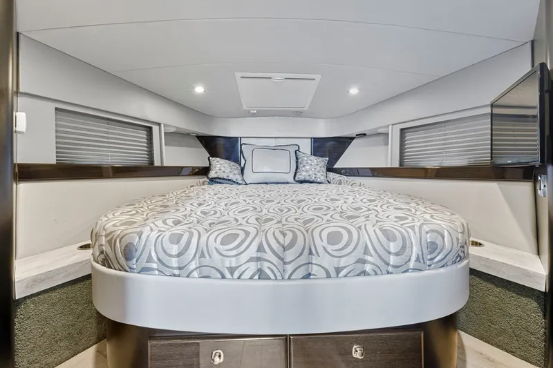 Slide: The Image of Formula 37PC 2018 - 3254672