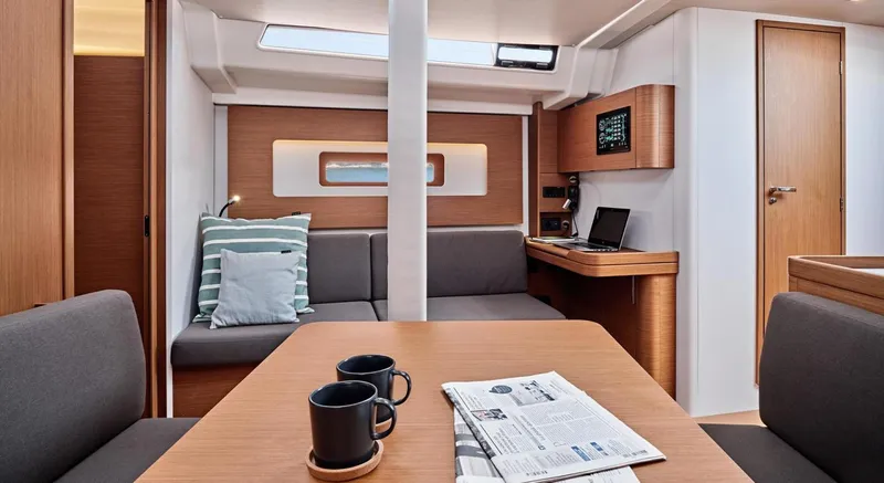Slide: The Image of Beneteau First 44 Dinette & Settee - 3407290