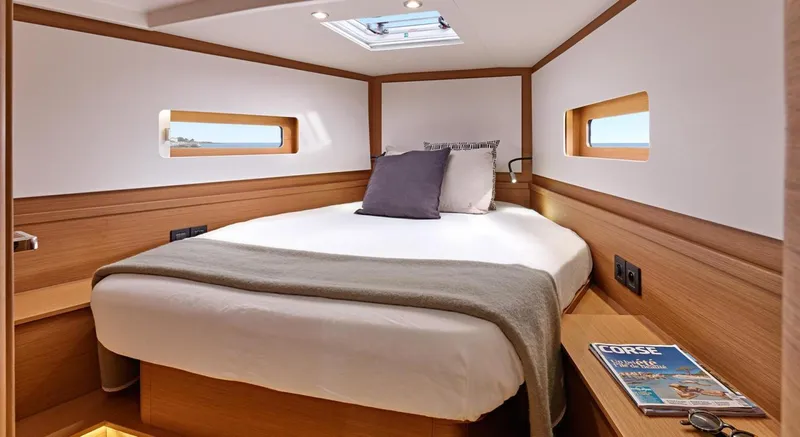 Slide: The Image of Beneteau First 44 Master Cabin - 3407293
