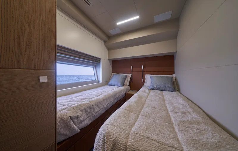 Slide: The Image of Astondoa 52 Flybridge 2022 - 3275410