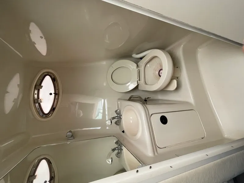 Slide: The Image of Sea Ray 240 Sundancer 2002 - 3279225