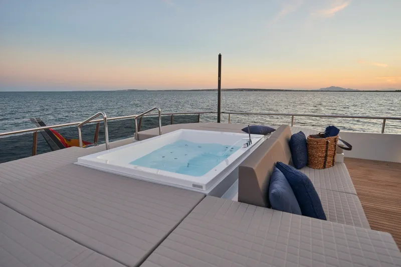 Slide: The Image of Astondoa 100 Century 2022 - 3279910