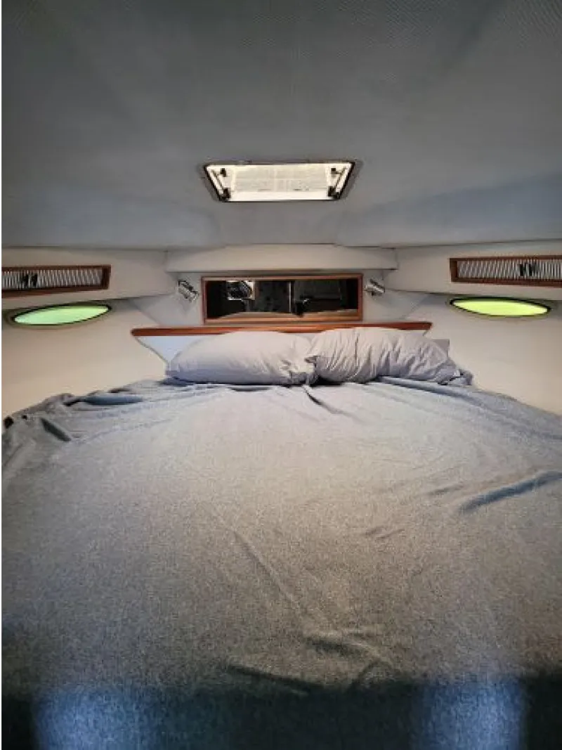 Slide: The Image of Sea Ray 340 Express Cruiser 1988 - 3280077