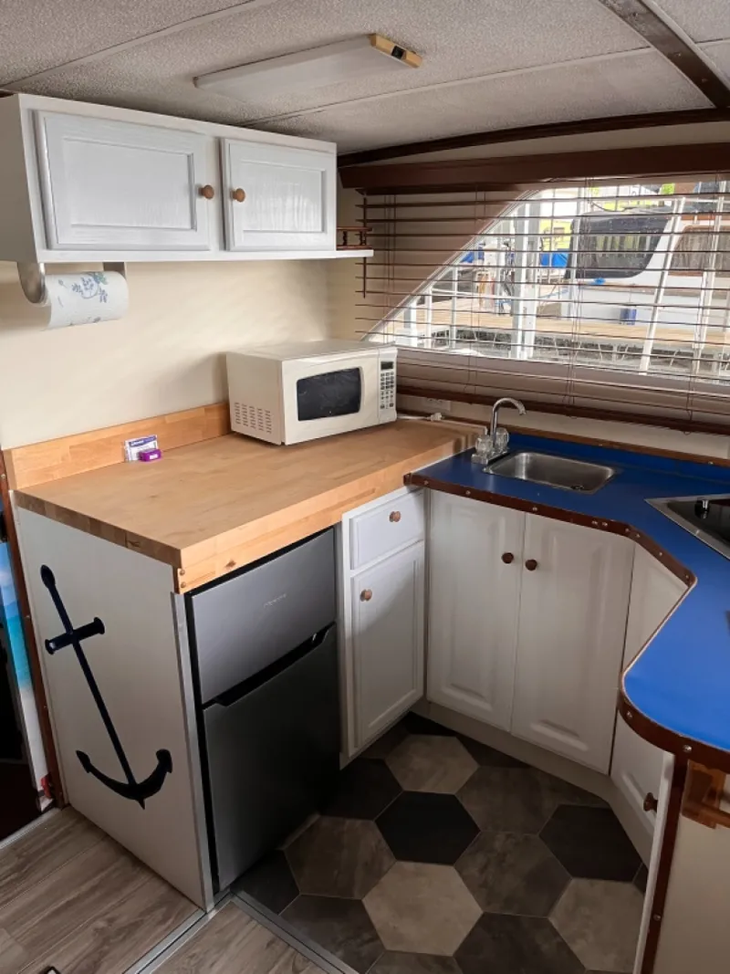 Slide: The Image of 16 Under The Wire 1979 Chris Craft Catalina Galley 3 - 3286252