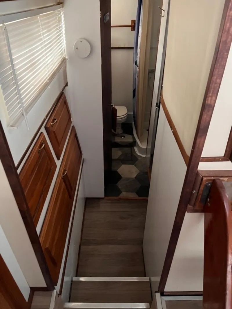 Slide: The Image of 27 Under The Wire 1979 Chris Craft Catalina Passageway  - 3287601