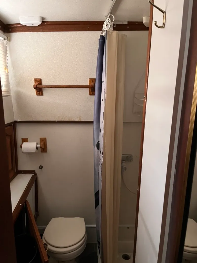 Slide: The Image of 28 Under The Wire 1979 Chris Craft Catalina Head - 3287602