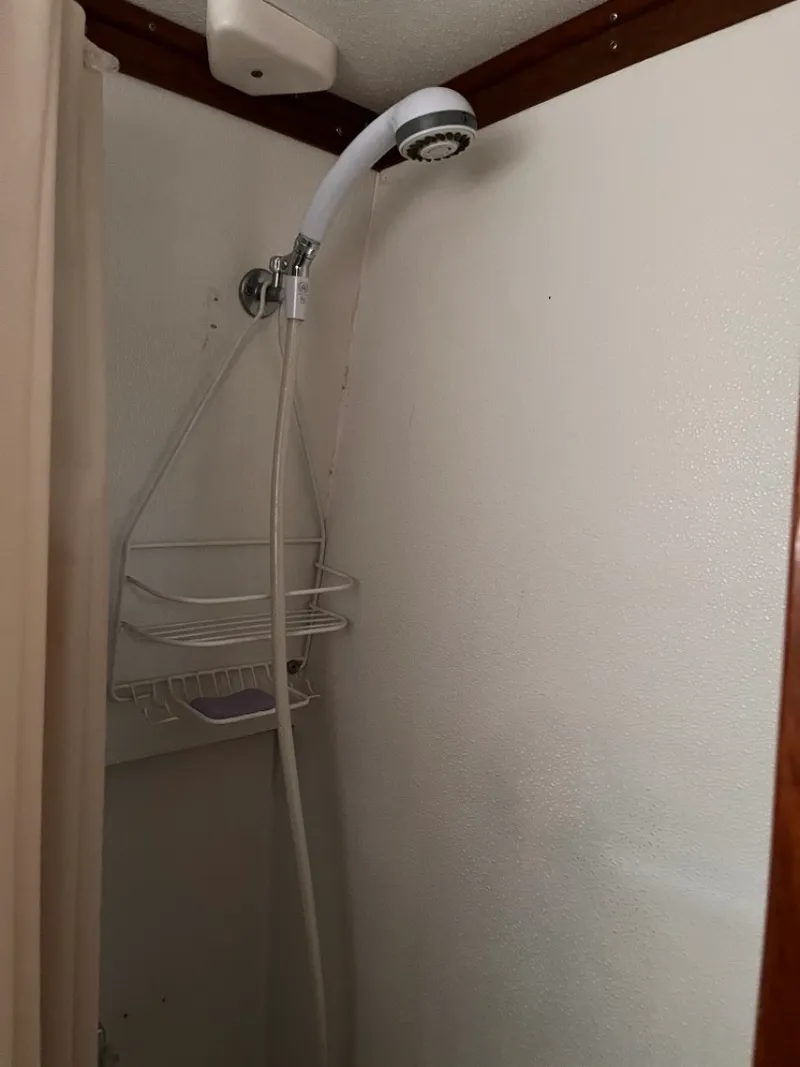 Slide: The Image of 30 Under The Wire 1979 Chris Craft Catalina Shower  - 3287605