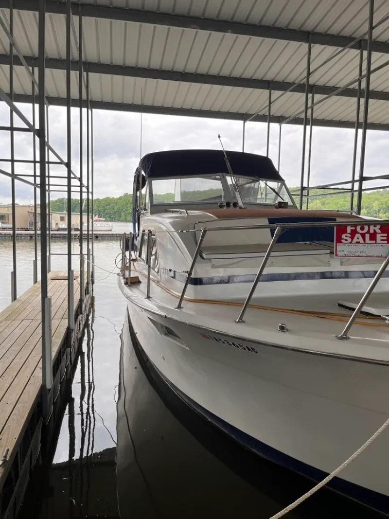 Slide: The Image of 6 Under The Wire 1979 Chris Craft Catalina Front Seat  - 3286156