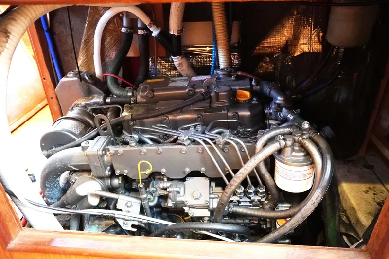 Slide: The Image of Hunter Passage 420 2000 - 3283624