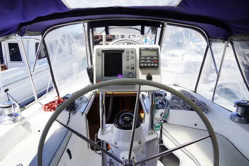 Slide: The Image of Hunter Passage 420 2000 - 3283626