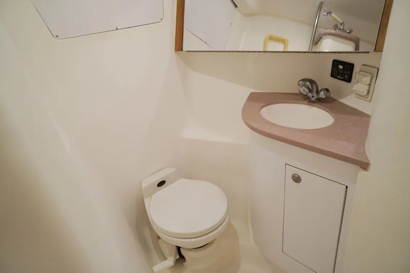 Slide: The Image of Hunter Passage 420 2000 - 3283607