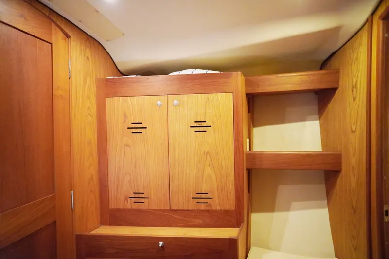 Slide: The Image of Hunter Passage 420 2000 - 3283610