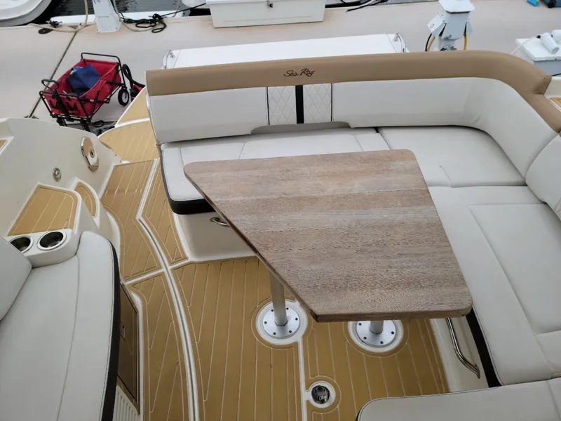 Slide: The Image of 2018 35 Sea Ray Sundancer 350 Kickin Tides Dinette - 3289994