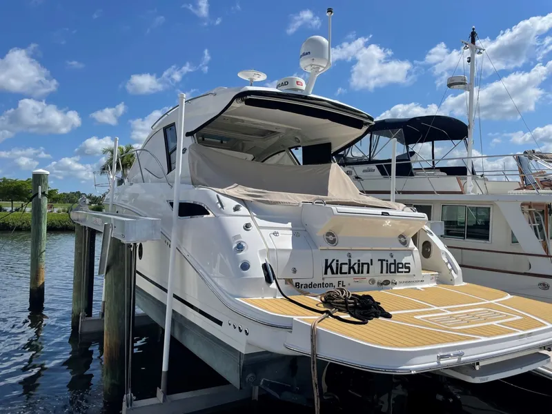 Slide: The Image of 2018 35 Sea Ray Sundancer 350 Kickin Tides Stern - 3289999