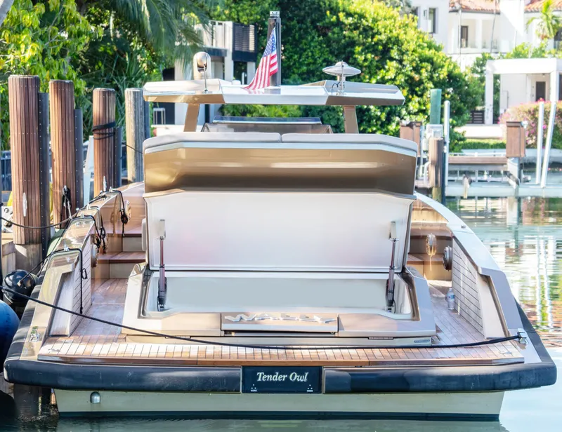 Slide: The Image of Garage and Stern View - 3294332