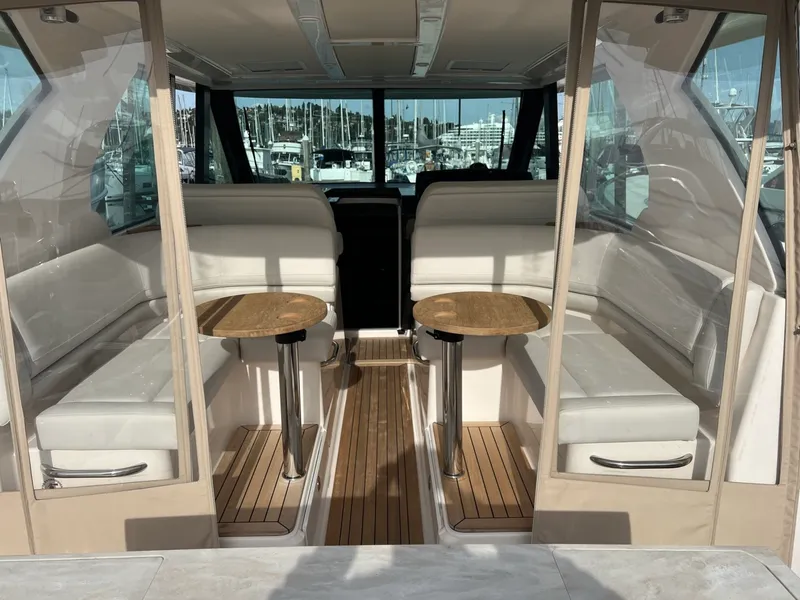 Slide: The Image of 2016 Tiara 44 Express Coupe Cockpit - 3304484