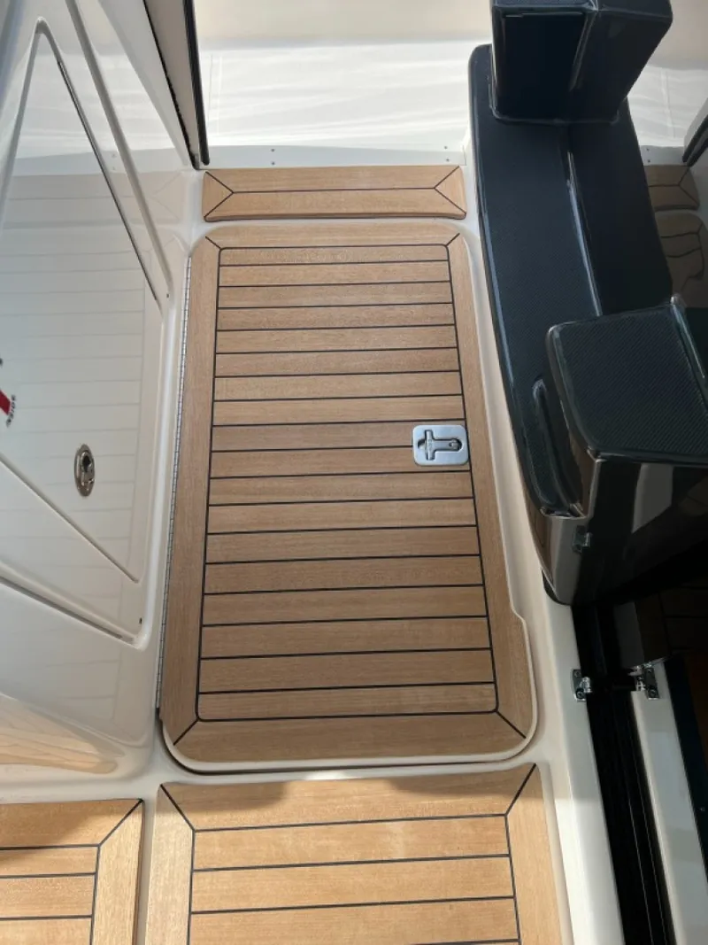 Slide: The Image of 2016 Tiara 44 Express Coupe - 3304481