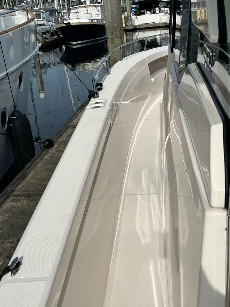 Slide: The Image of 2016 Tiara 44 Express Coupe - 3304459